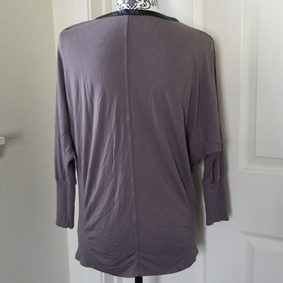 Grey top - Picture 3 of 3